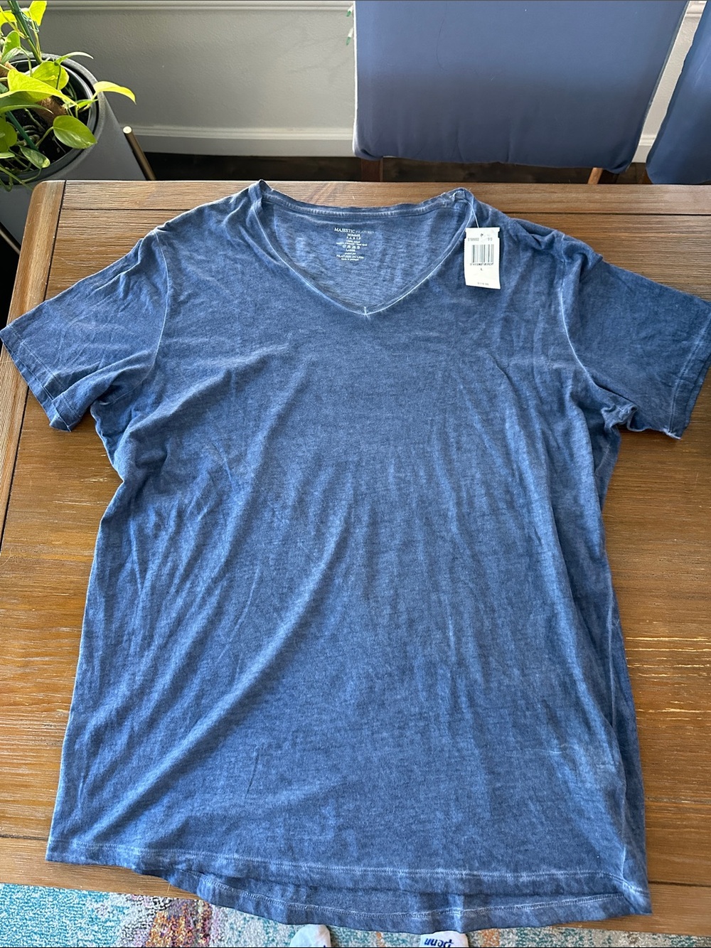 Majestic Filatures Men's V-Neck T-Shirt - Navy Blue